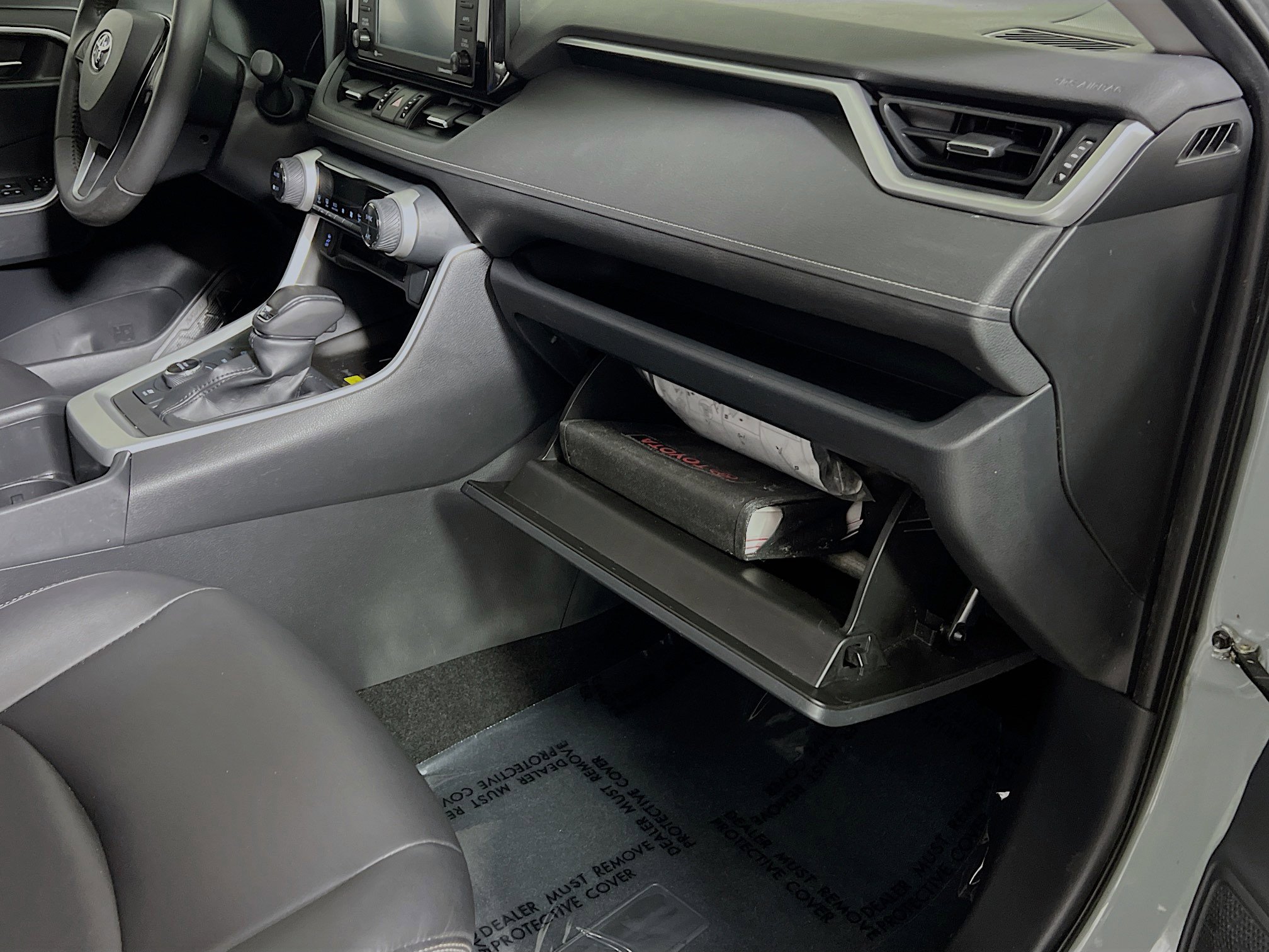 Used 2022 Toyota RAV4 XLE Premium image 35