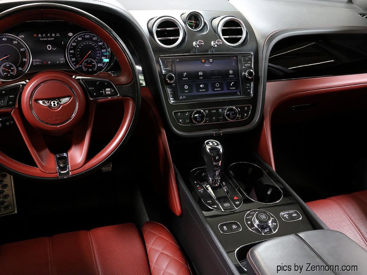 Used 2017 Bentley Bentayga image 19