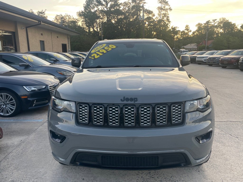 Used 2020 Jeep Grand Cherokee Altitude image 3