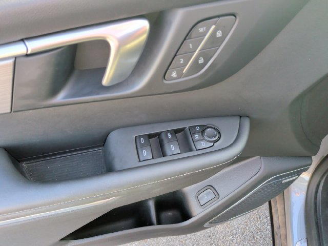 Used 2025 Buick Enclave Preferred w/ Power Package FWD image 10
