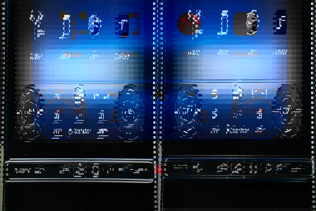 Used 2023 Mercedes-Benz C 300 Sedan image 11