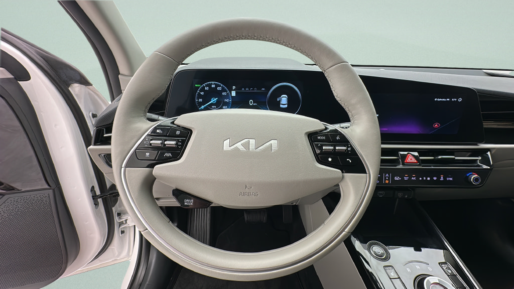 Used 2023 Kia Niro Wind w/ Wind Preserve Package FWD image 14