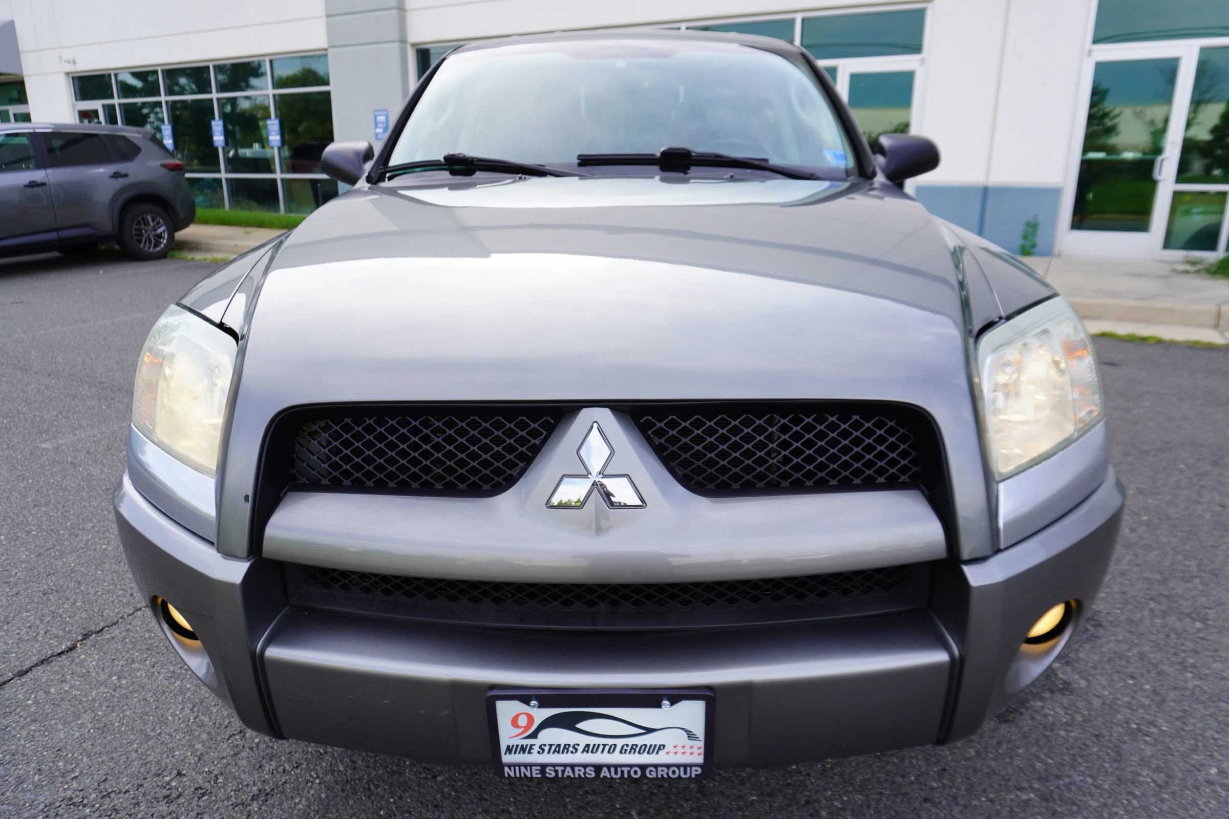 Used 2007 Mitsubishi Raider LS AWD/4WD image 2