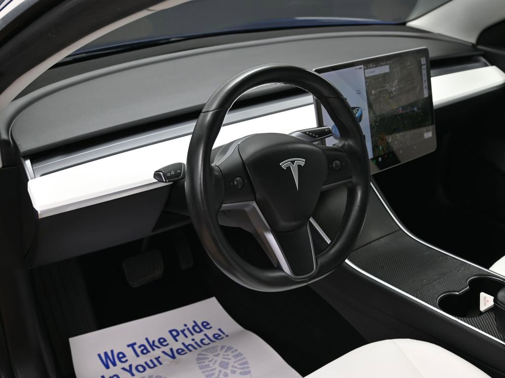 Used 2019 Tesla Model 3 Standard Range Plus image 17