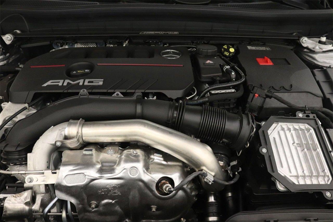 New 2025 Mercedes-Benz GLB 35 AMG 4MATIC image 11