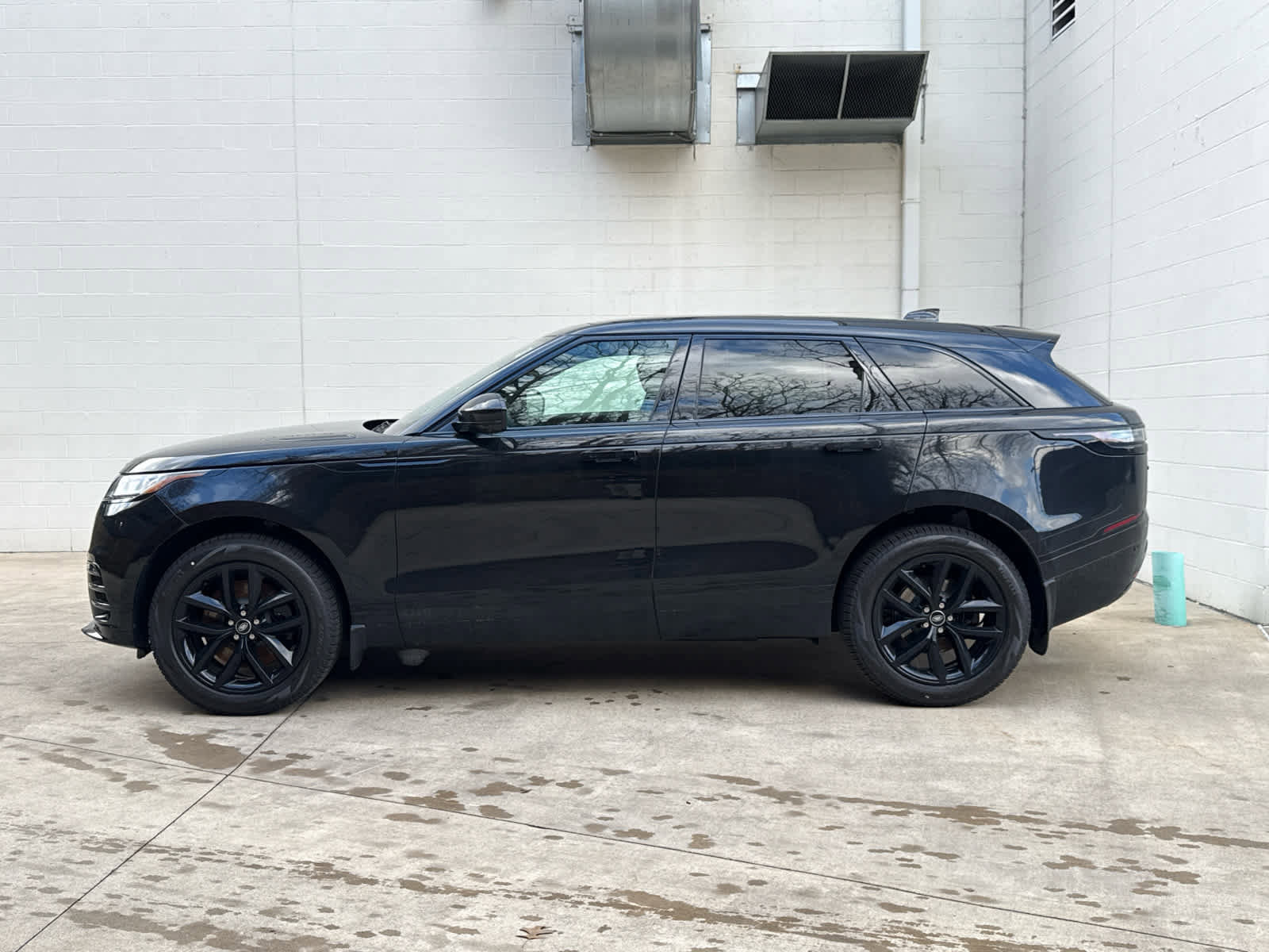 New 2026 Land Rover Range Rover Velar Dynamic SE AWD/4WD image 5