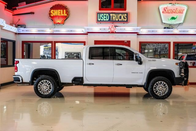 Used 2022 Chevrolet Silverado 3500 High Country w/ Technology Package image 9