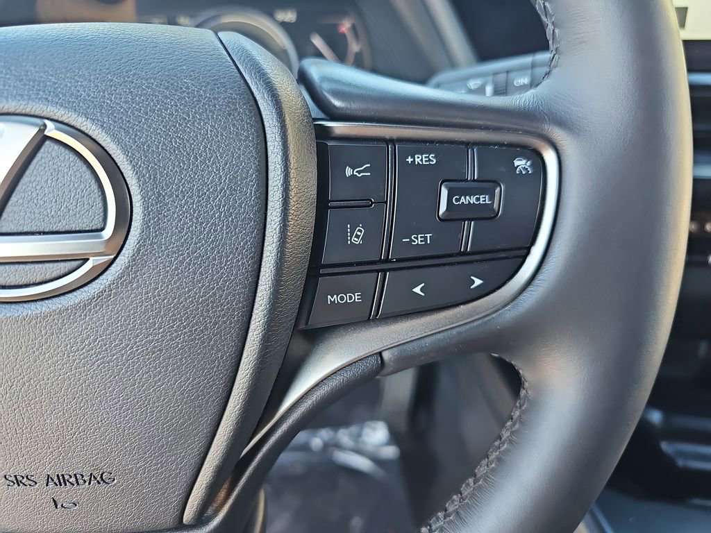 Used 2023 Lexus UX 250h FWD w/ Premium Package image 18