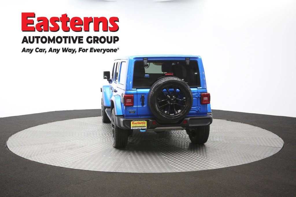 Used 2024 Jeep Wrangler Unlimited Sahara w/ Technology Group AWD/4WD image 37