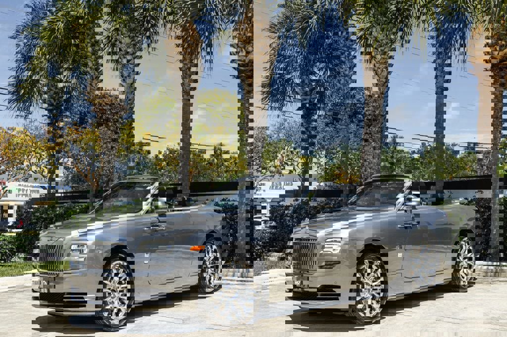 Used 2019 Rolls-Royce Dawn RWD image 31