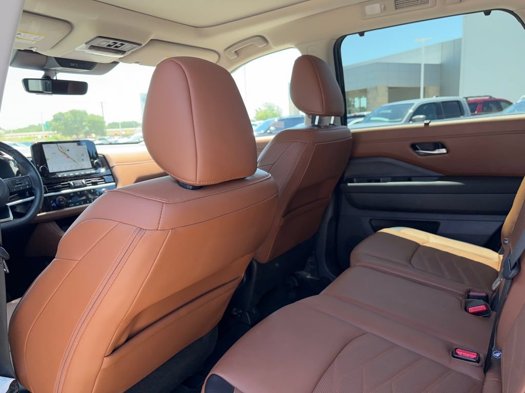 Used 2025 Nissan Pathfinder Platinum w/ Cargo Package FWD image 24