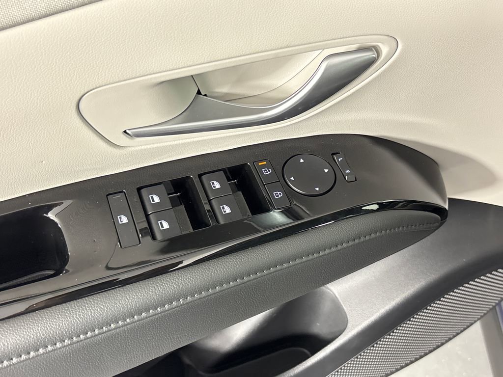 Used 2025 Hyundai Tucson Limited image 11