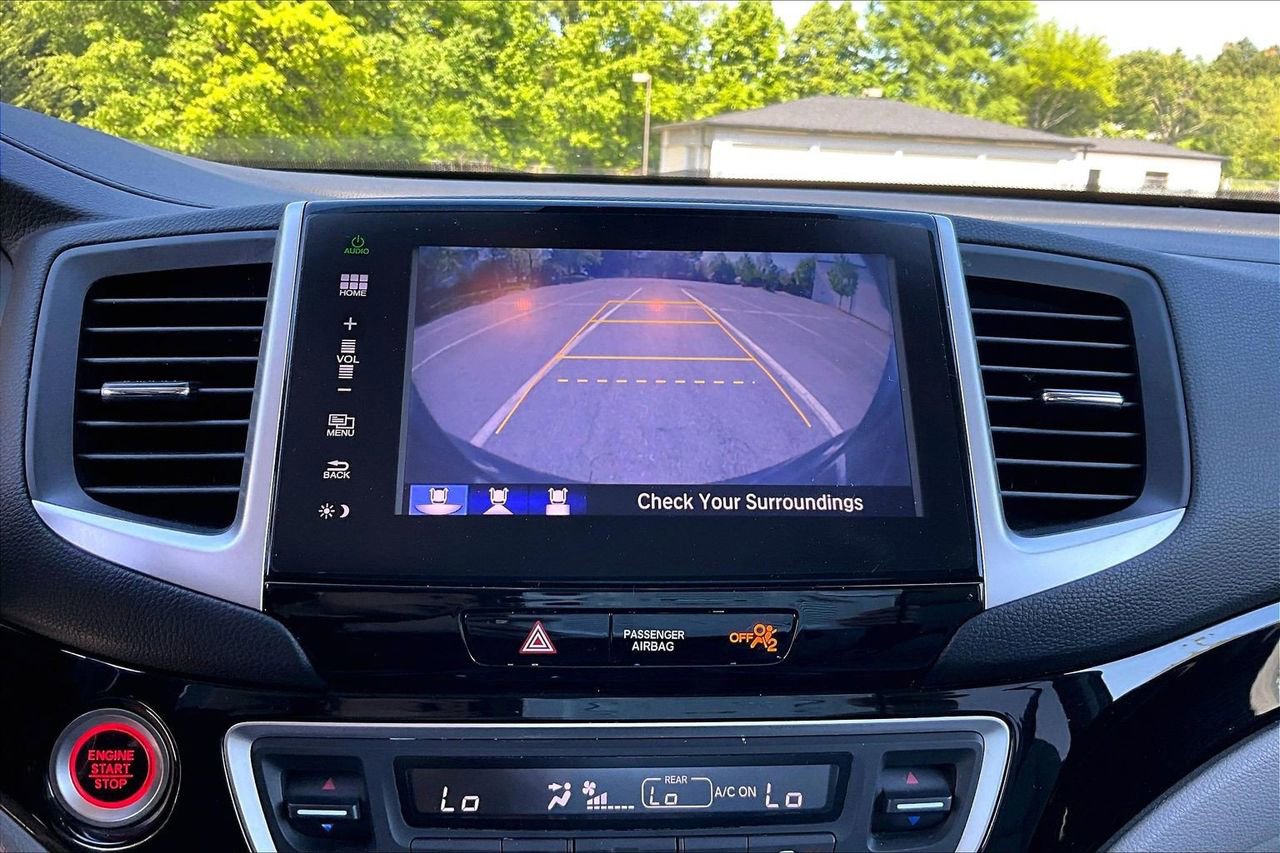 Used 2016 Honda Pilot Touring image 14