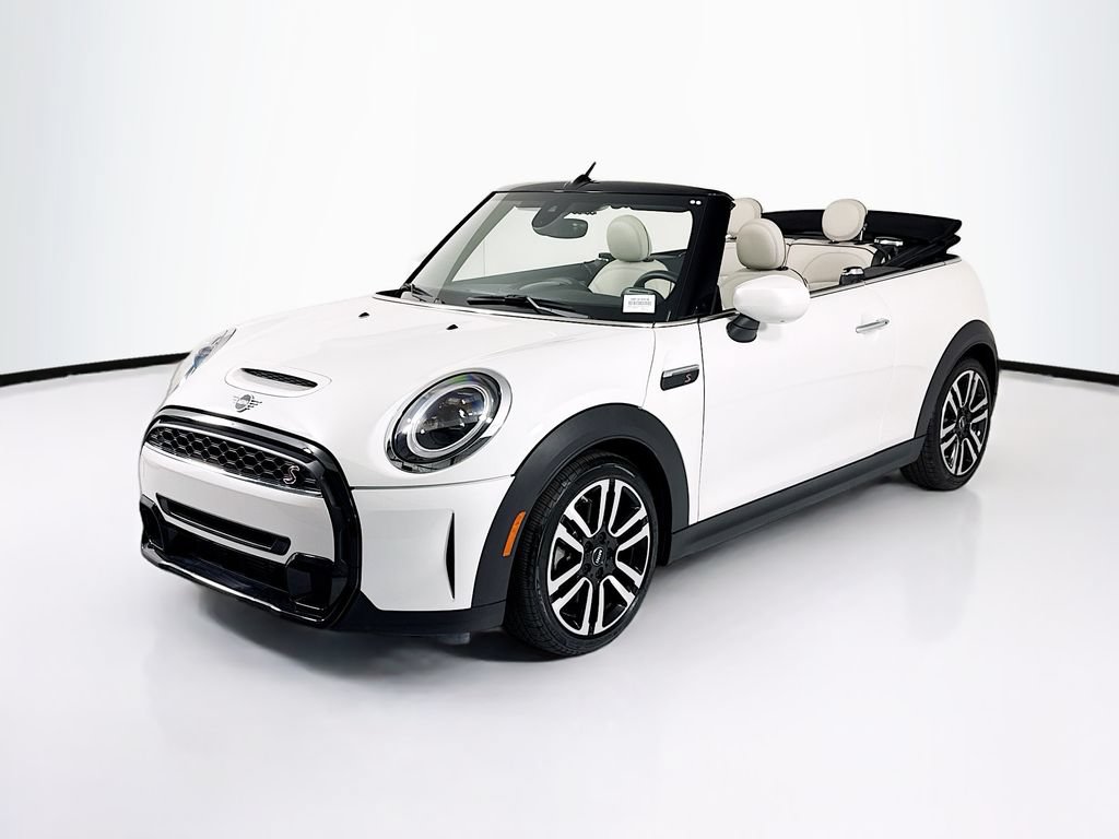 Used 2023 MINI Cooper S w/ Signature Upholstery Package FWD image 9