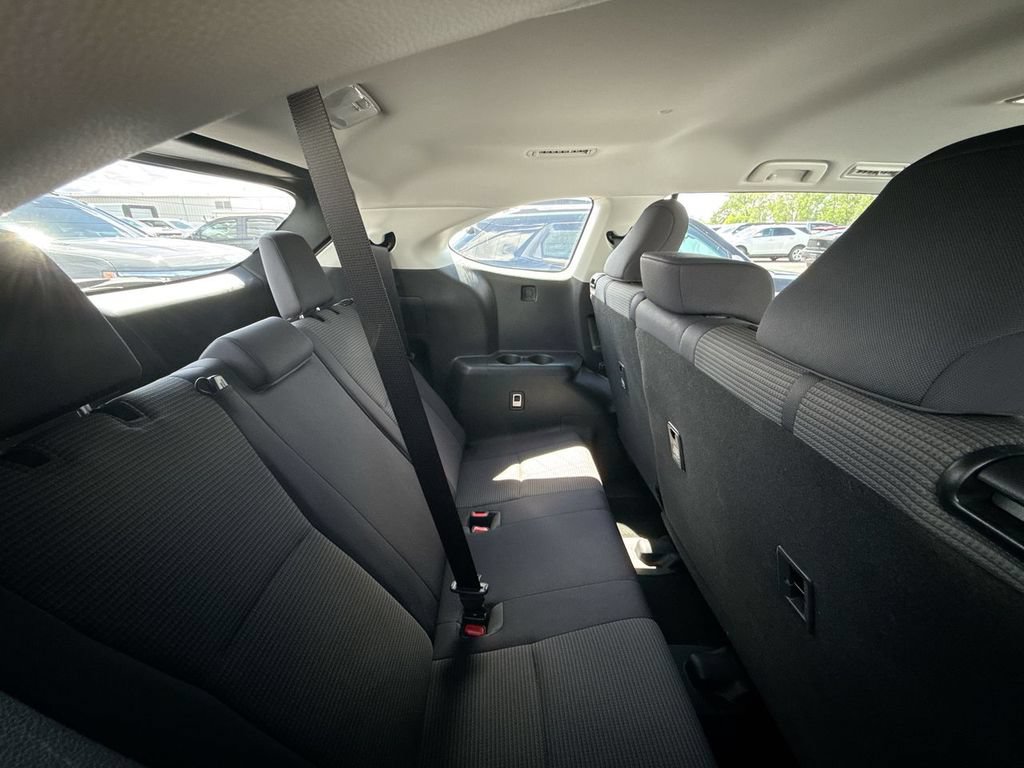 Used 2023 Toyota Highlander L FWD image 9