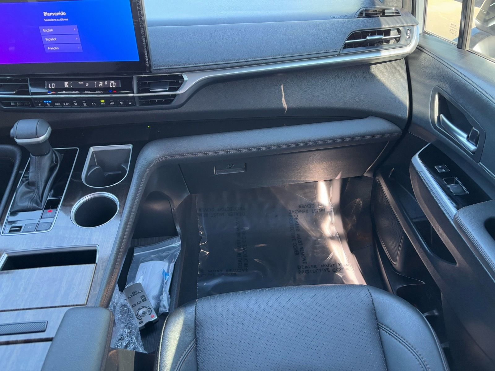 Used 2025 Toyota Sienna Limited image 17