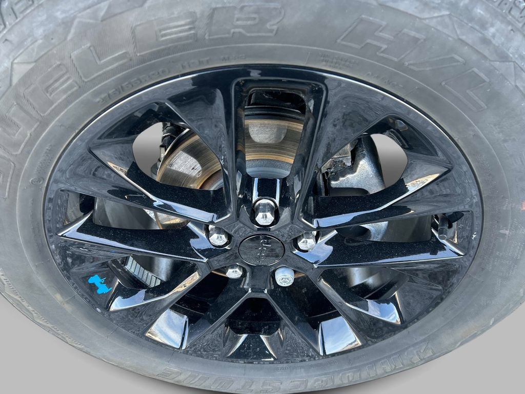 Used 2023 Jeep Wrangler Unlimited Sahara image 9