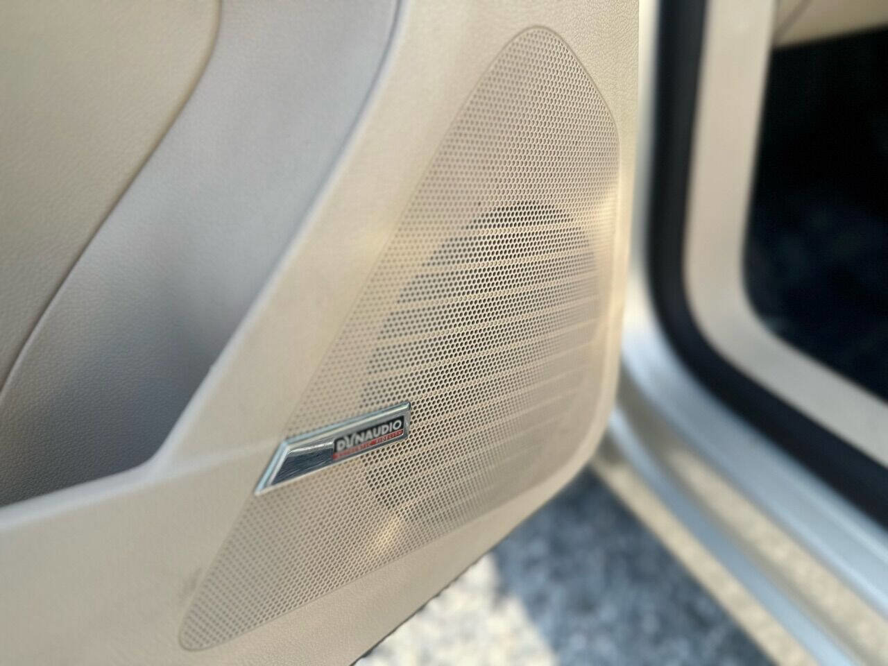 Used 2010 Volkswagen Tiguan Wolfsburg Edition image 25