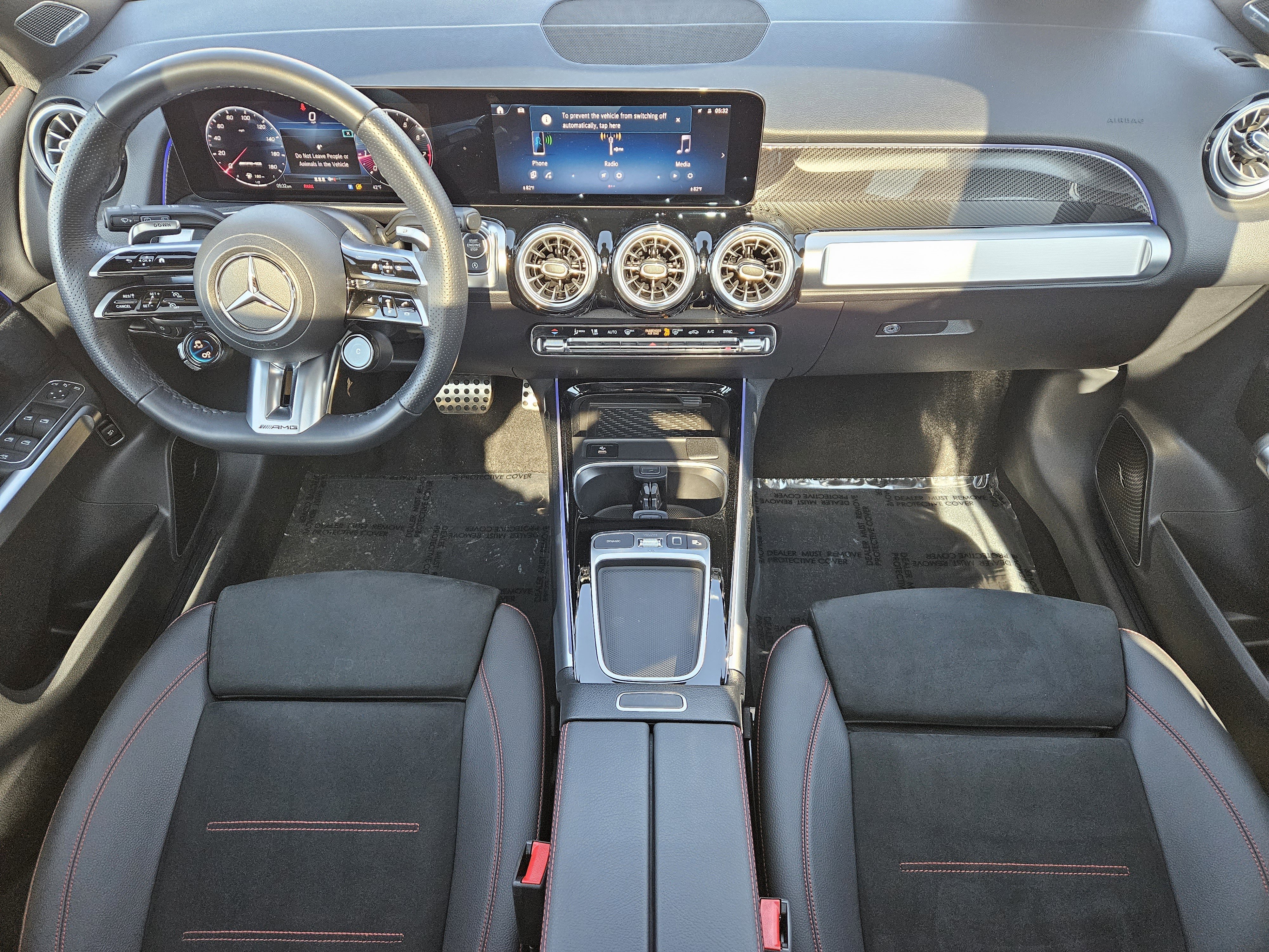 Used 2025 Mercedes-Benz GLB 35 AMG 4MATIC image 26