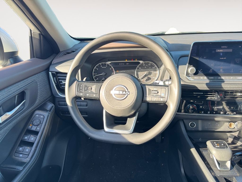 Used 2023 Nissan Rogue SV image 12