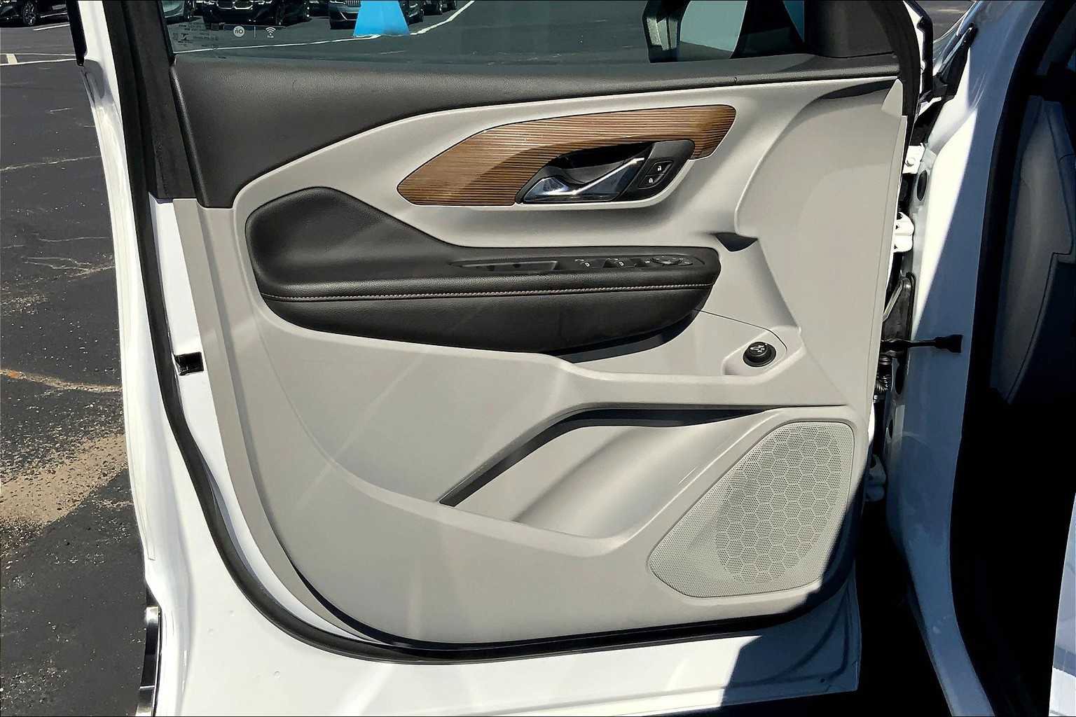 Used 2020 GMC Terrain SLE w/ Driver Convenience Package image 23