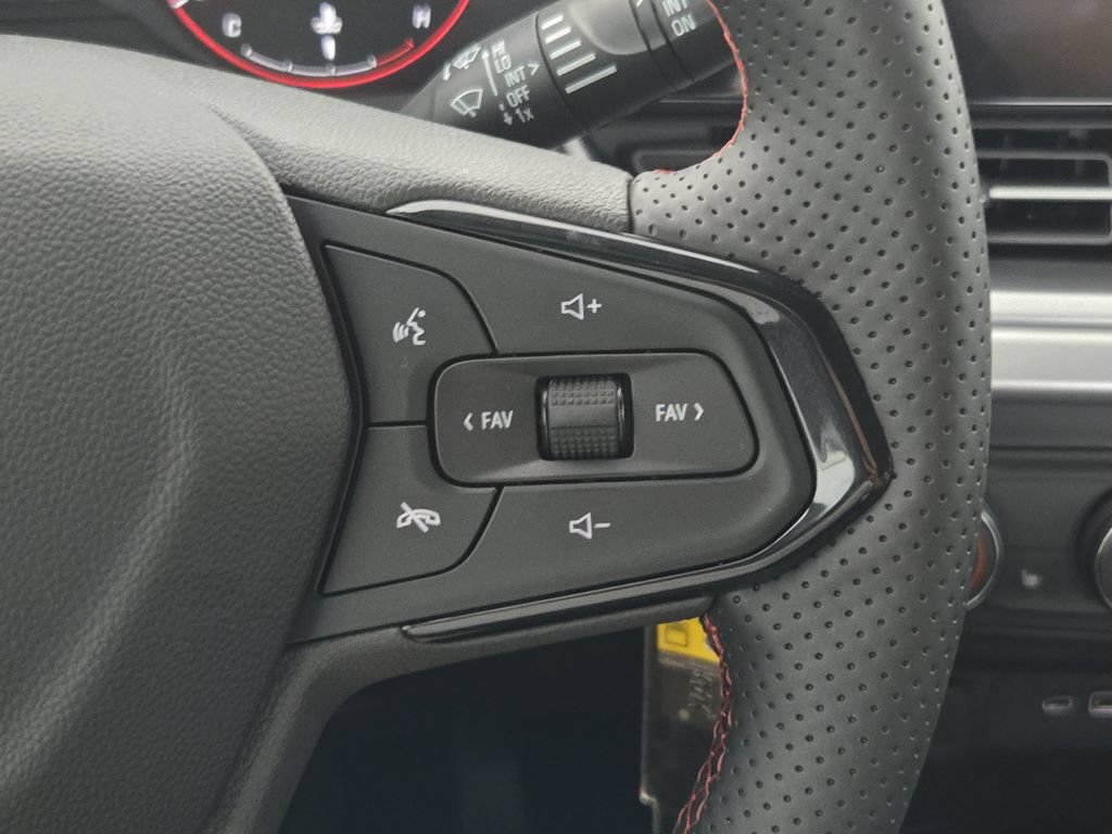 New 2026 Chevrolet Trax RS w/ Driver Confidence Package FWD image 31