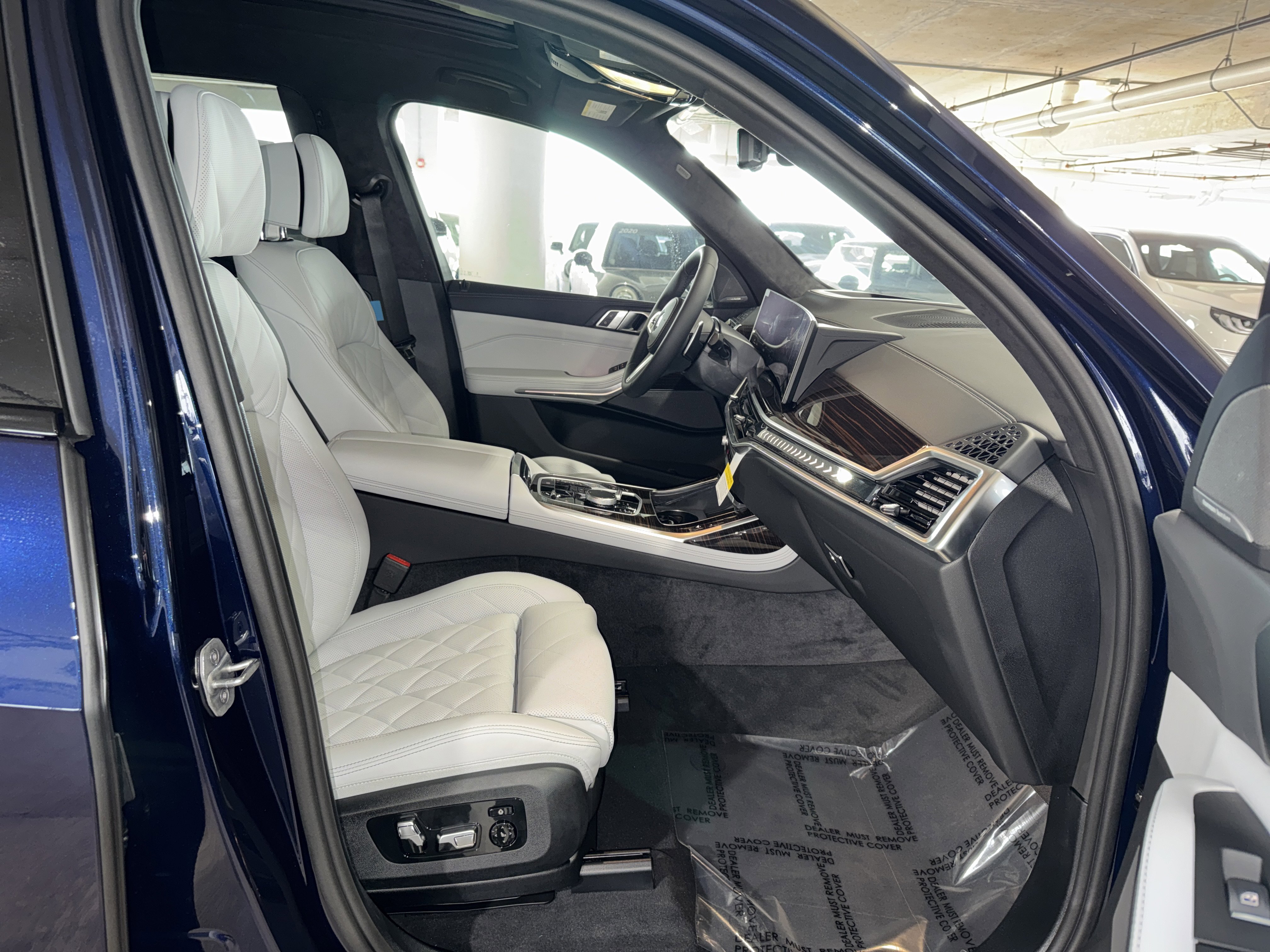 New 2026 BMW X7 xDrive40i w/ M Sport Package image 9