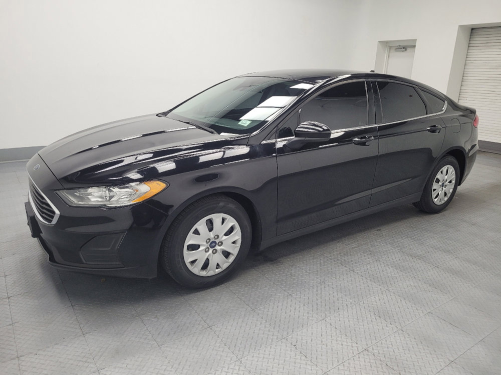Used 2020 Ford Fusion S image 2