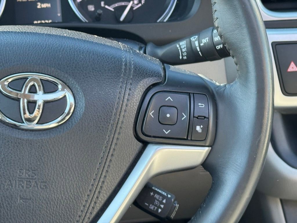 Used 2016 Toyota Highlander XLE image 27