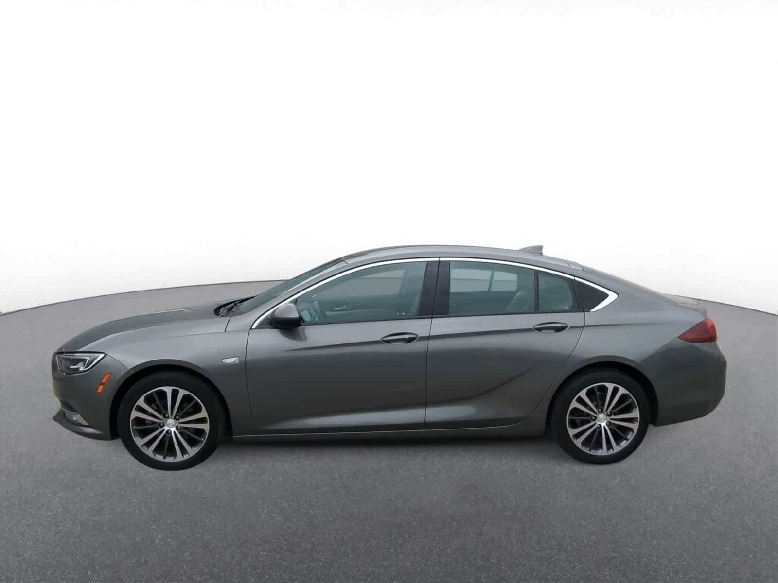 Used 2018 Buick Regal Essence w/ Driver Confidence Package #1 FWD image 5