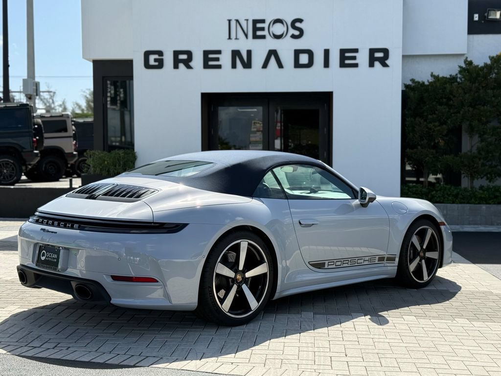 Used 2026 Porsche 911 Carrera RWD image 4