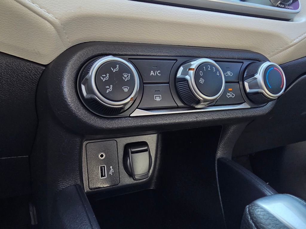 Used 2021 Nissan Versa SV image 17