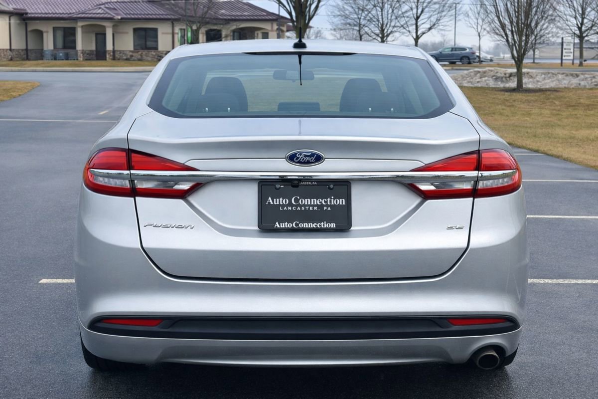 Used 2017 Ford Fusion SE image 7