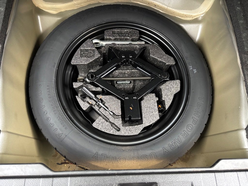 Used 2011 Subaru Outback 2.5i Limited image 17