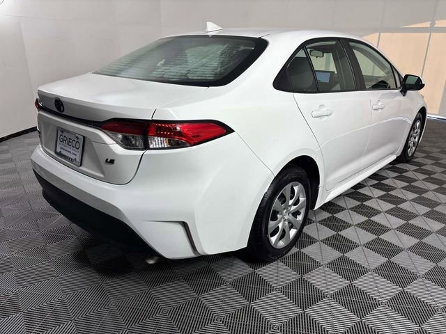 Used 2025 Toyota Corolla LE image 8