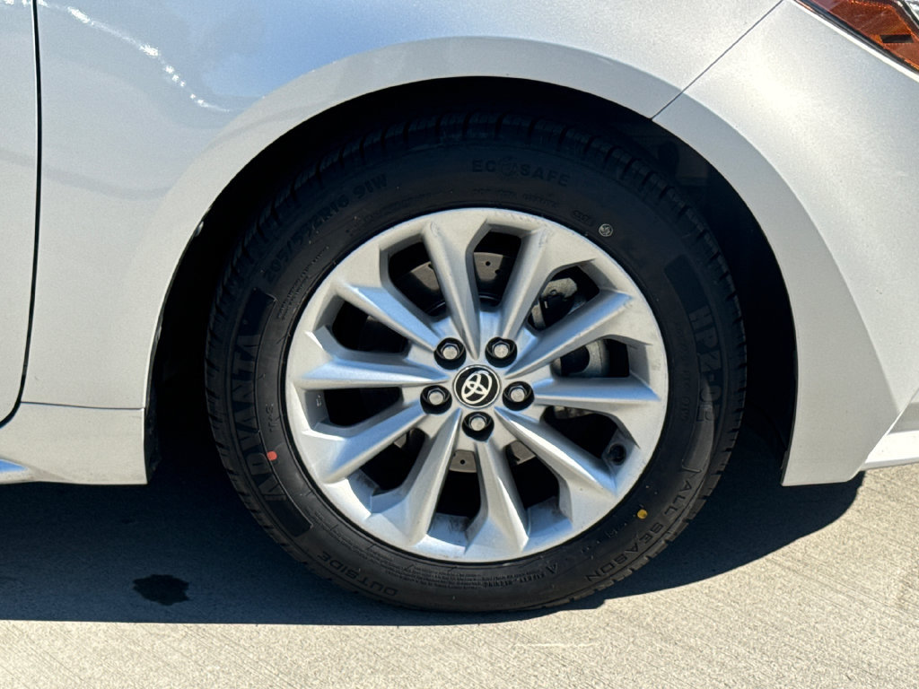 Used 2022 Toyota Corolla LE w/ LE Convenience Package FWD image 11