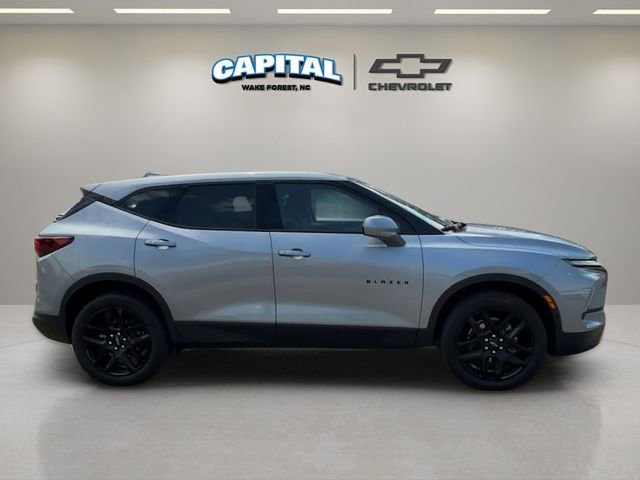 Used 2023 Chevrolet Blazer LT w/ LPO, Black Grille Bar Package image 6