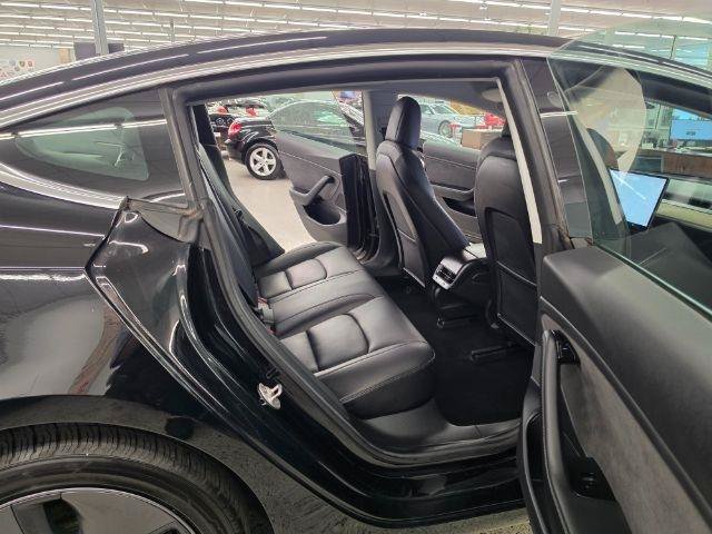Used 2019 Tesla Model 3 Mid Range RWD image 30