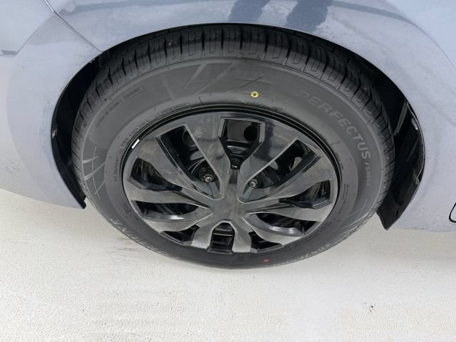 Used 2018 Toyota Corolla LE FWD image 7