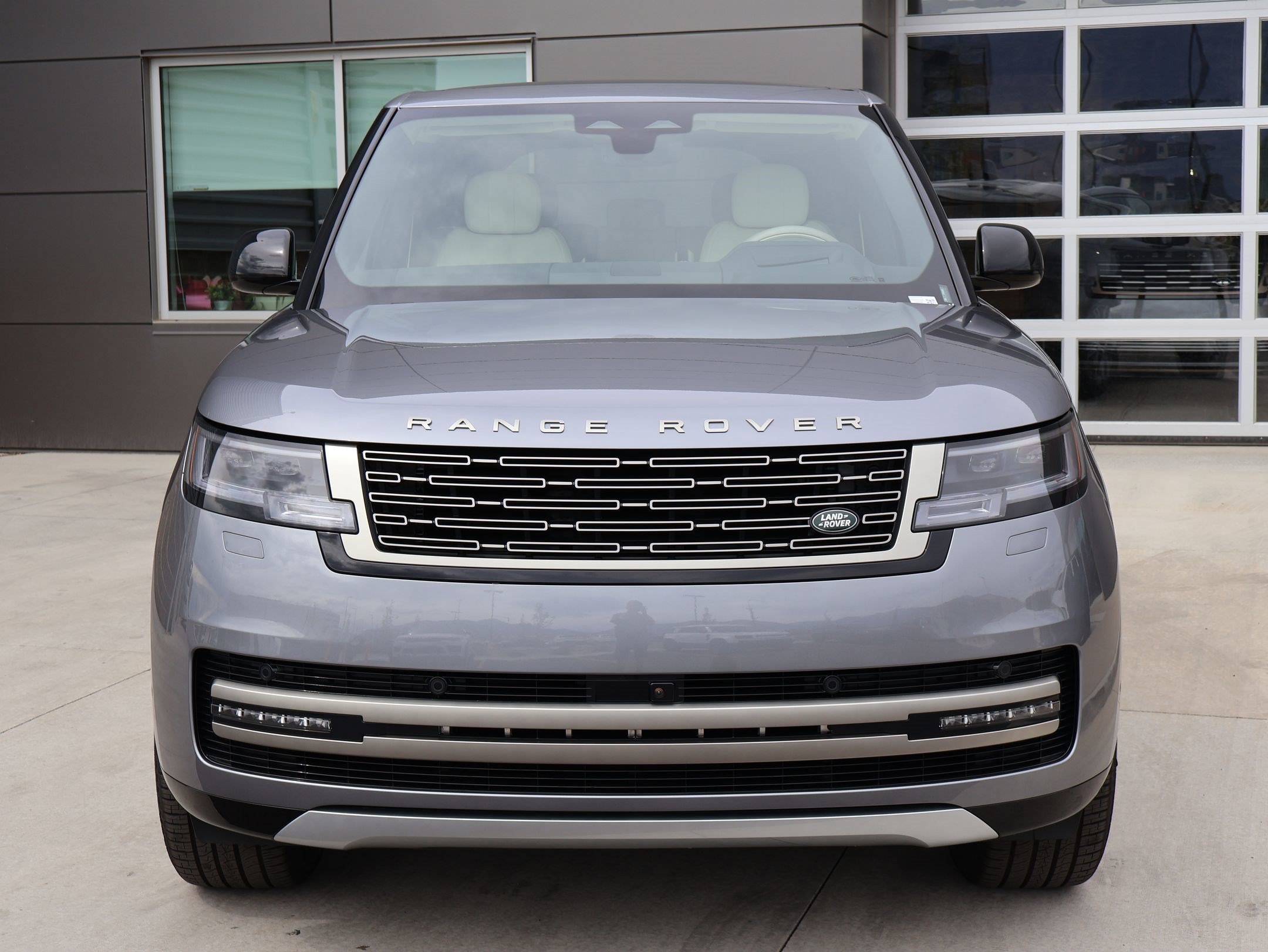New 2027 Land Rover Range Rover SE AWD/4WD image 2