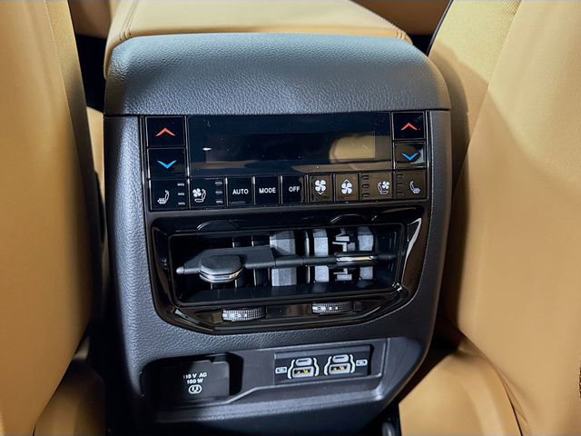 New 2025 Jeep Grand Cherokee Summit image 30