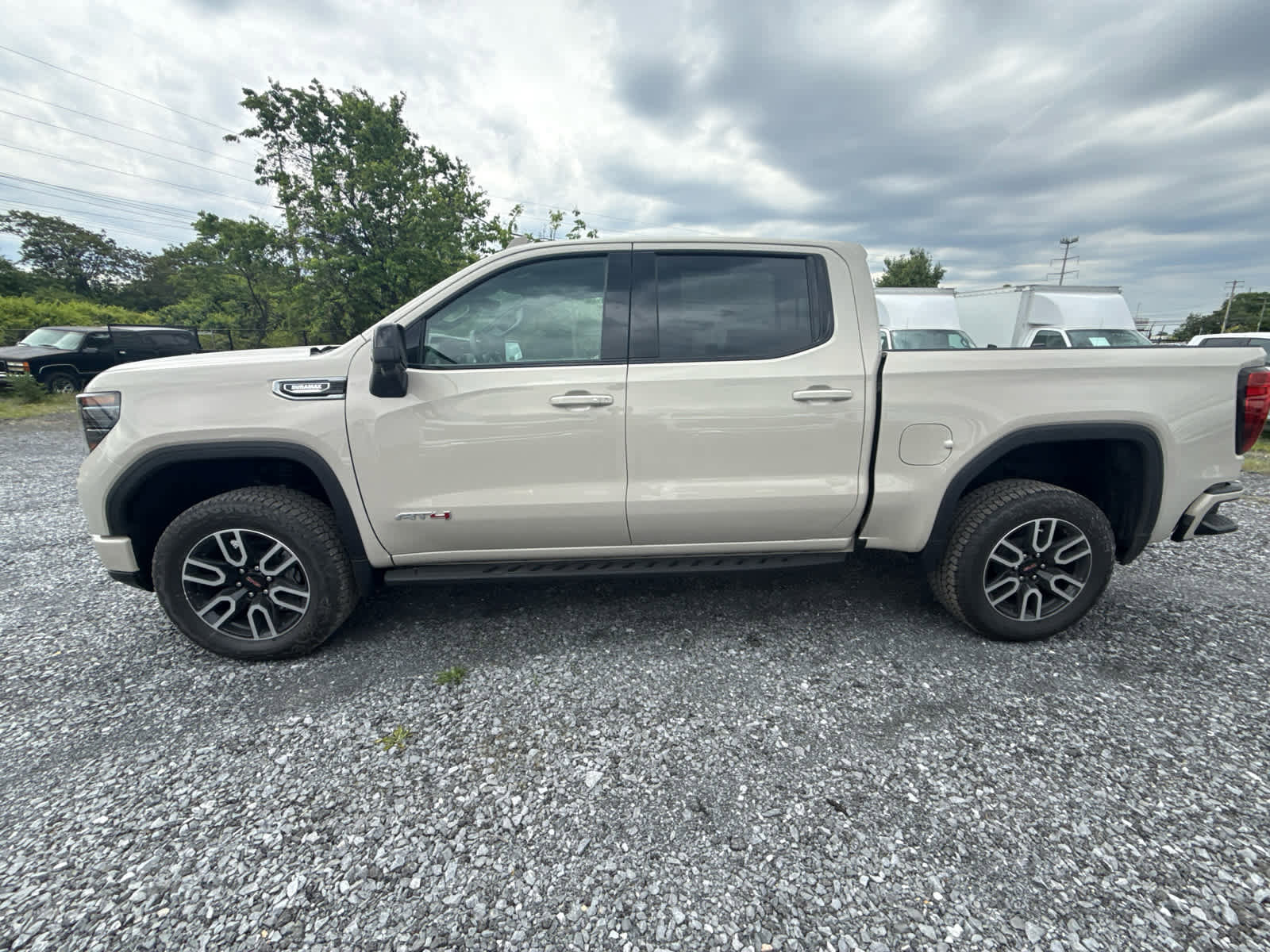 New 2026 GMC Sierra 1500 AT4 w/ AT4 Premium Package AWD/4WD image 4