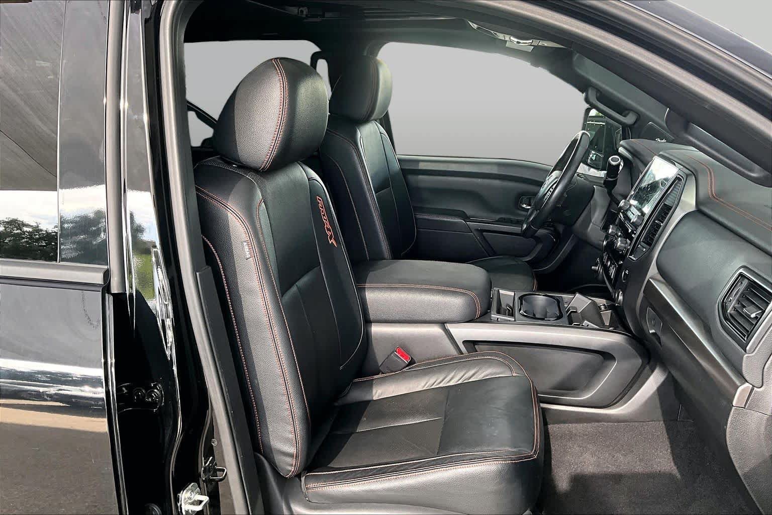 Used 2021 Nissan Titan PRO-4X w/ Pro-4x Convenience Package AWD/4WD image 9