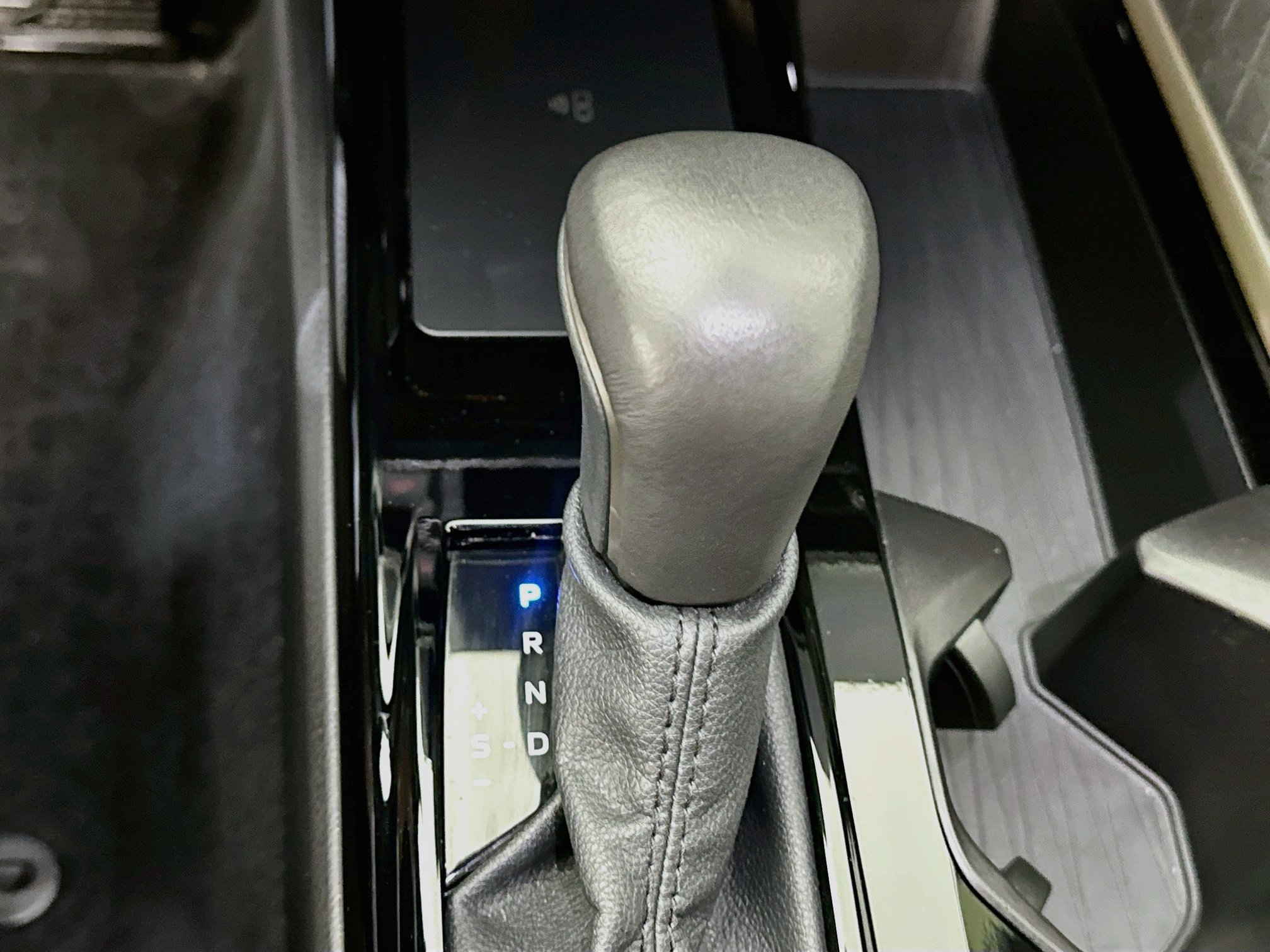 Used 2025 Toyota Camry XLE FWD image 25