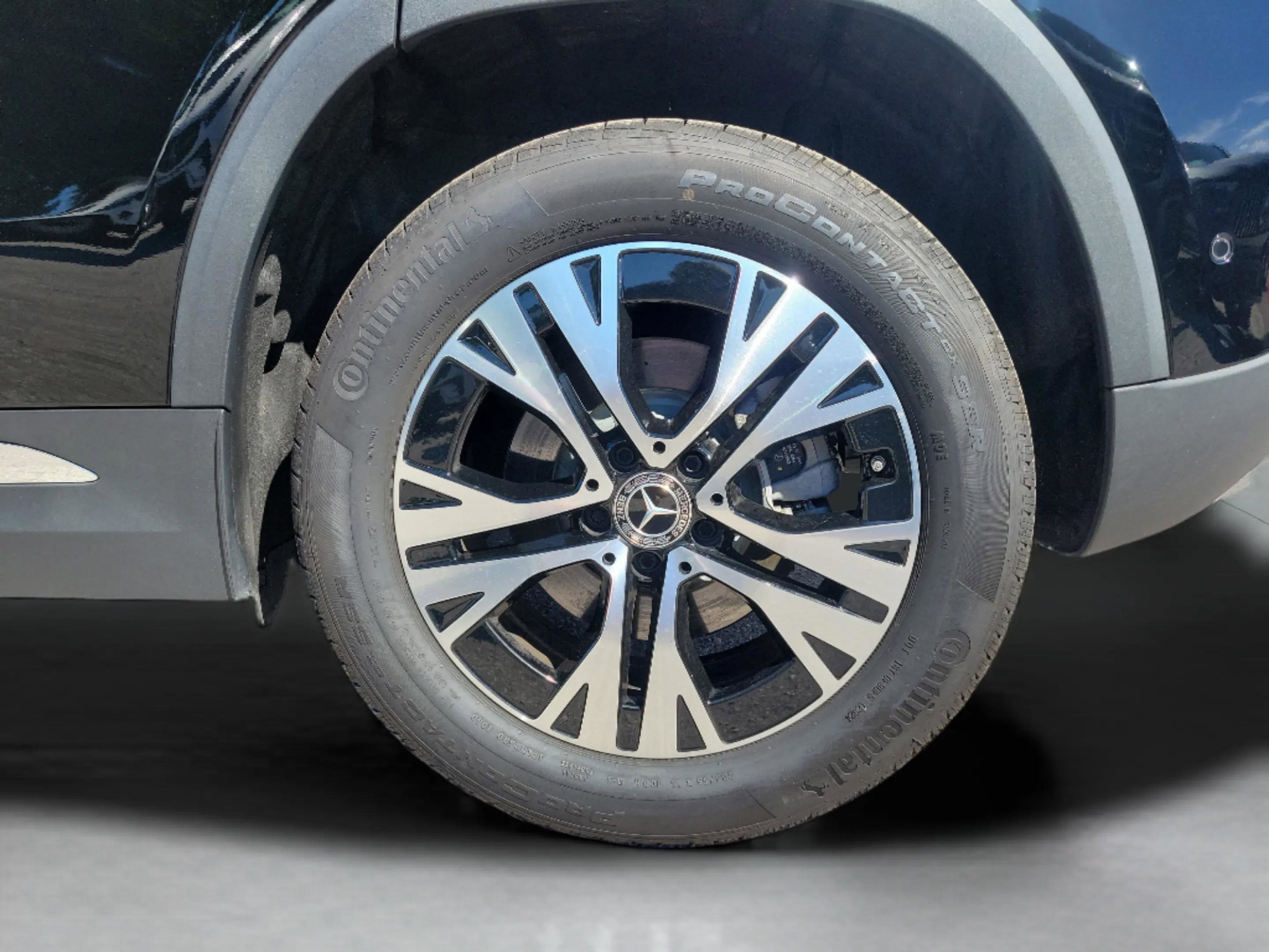 Certified 2025 Mercedes-Benz GLA 250 image 33