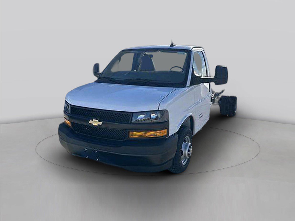 New 2025 Chevrolet Express 4500 w/ School Bus Package
