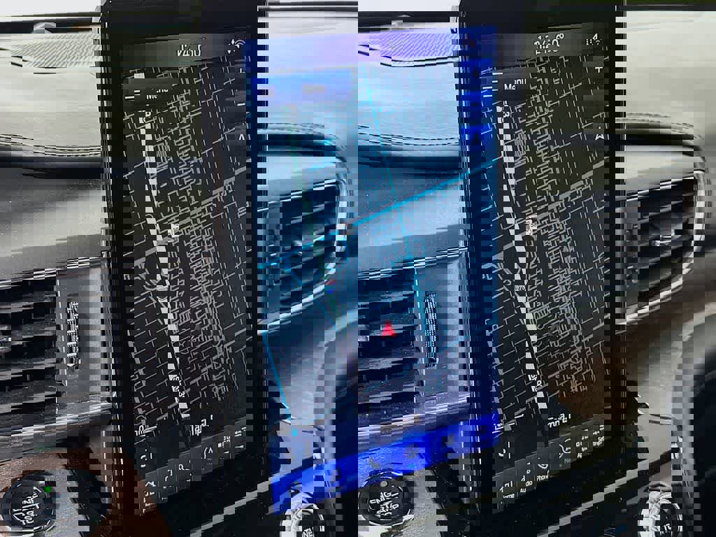 Certified 2021 Ford Explorer Platinum w/ Equipment Group 601A image 28