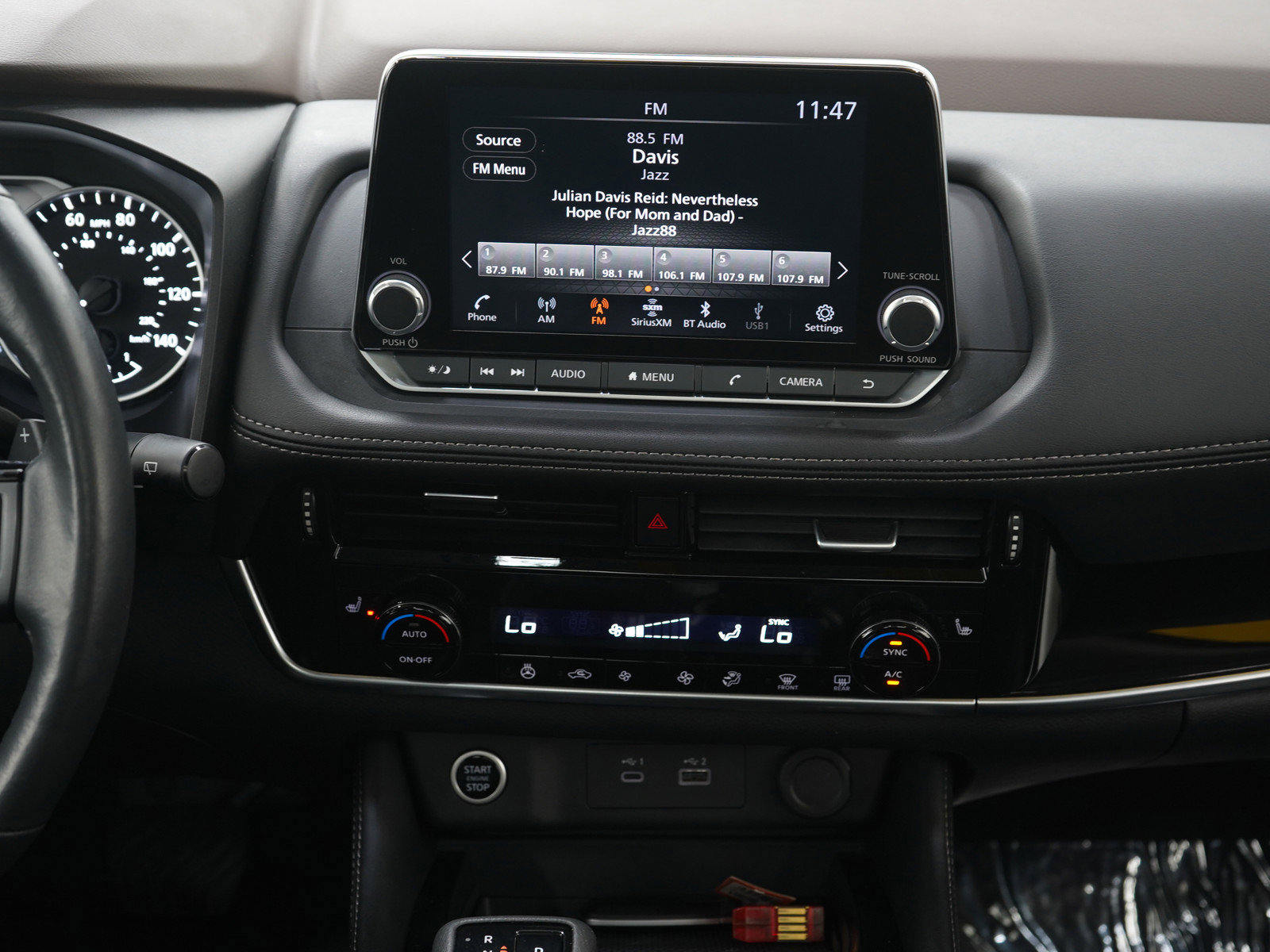 Used 2023 Nissan Rogue SL image 17