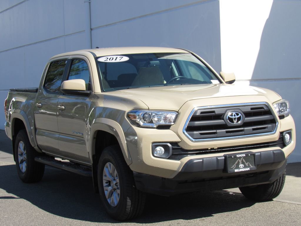 Used 2017 Toyota Tacoma SR5 AWD/4WD image 2