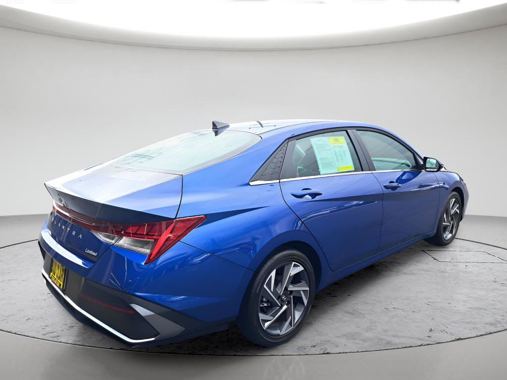 Used 2026 Hyundai Elantra Limited FWD image 5